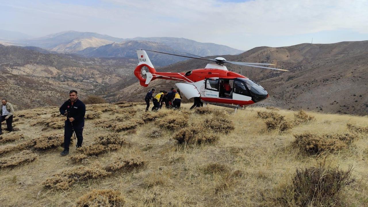 AĞAÇ KESERKEN YARALANDI, HAVA AMBULANSI İLE KURTARILDI