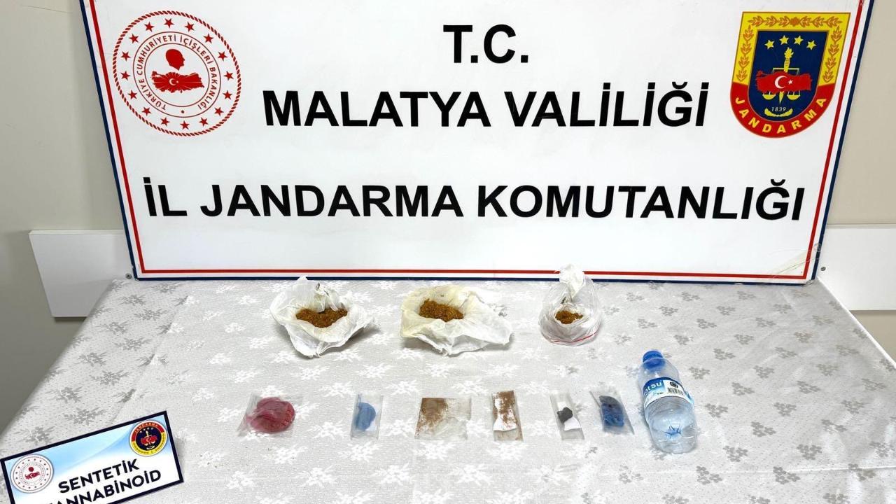 700 GRAM BONZAİ ELE GEÇİRİLDİ