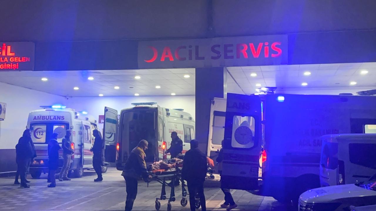 BIÇAKLI OLAYDA 5 KİŞİ YARALANDI