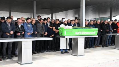HAYATINI KAYBEDEN ÖĞRETMEN GÖZYAŞLARIYLA DEFNEDİLDİ