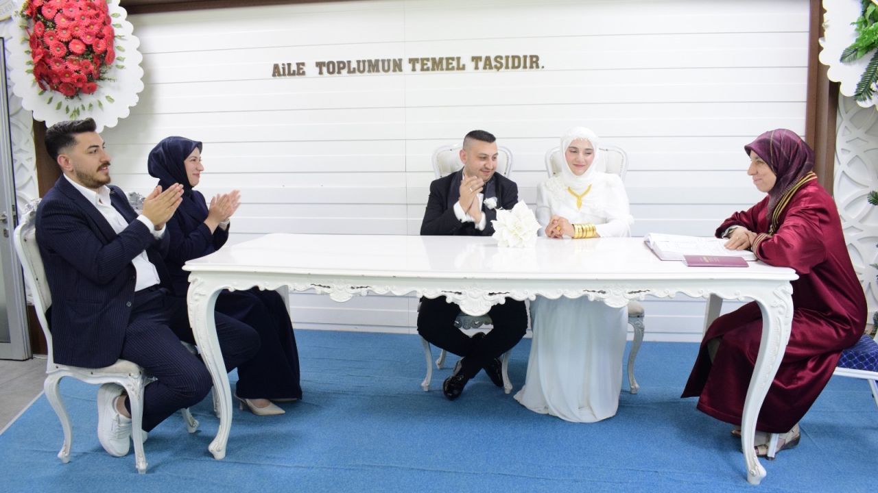 Akılda Kalsın Diye Aynı Günü Seçtiler