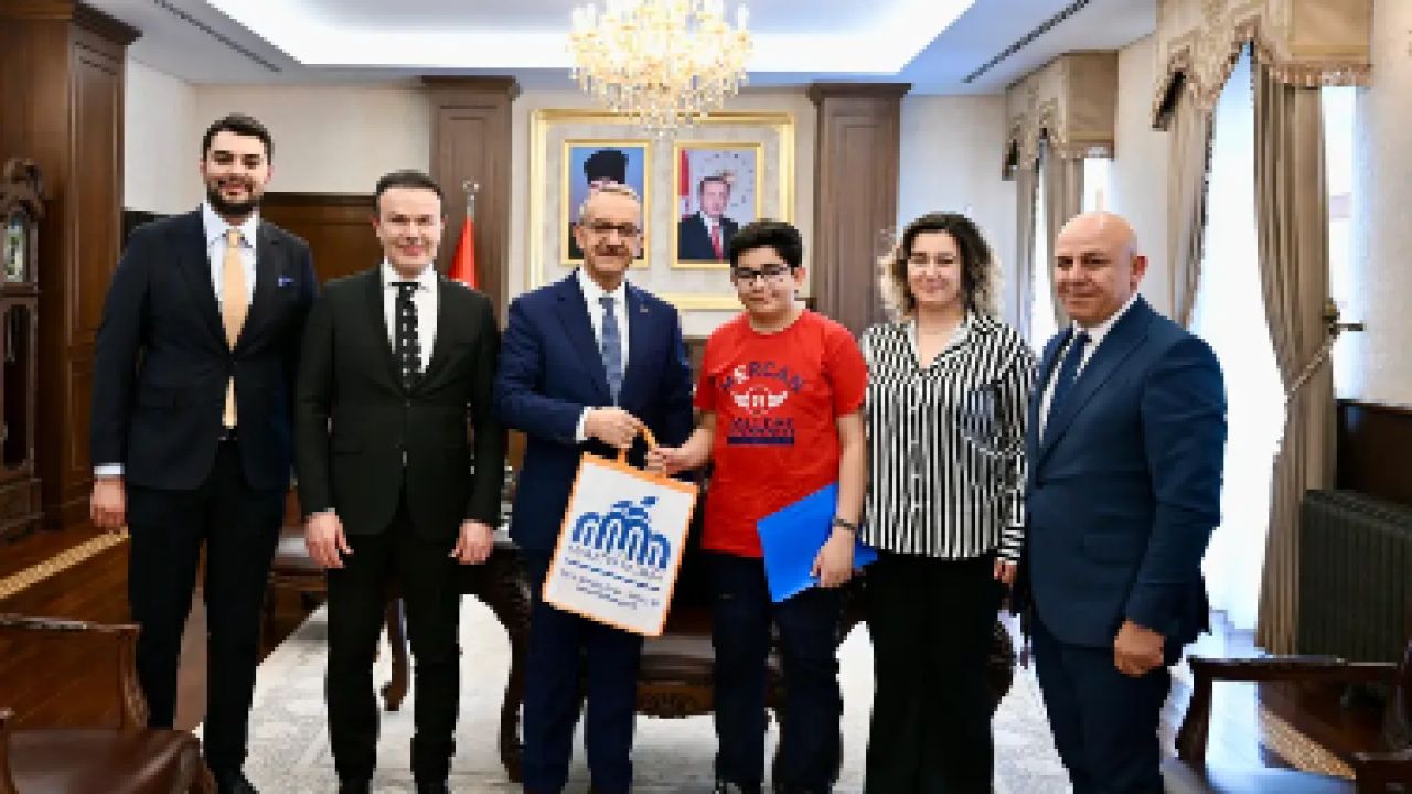 Dünya Birincisi Öğrenci Vali Yavuz Tarafından Kabul Edildi