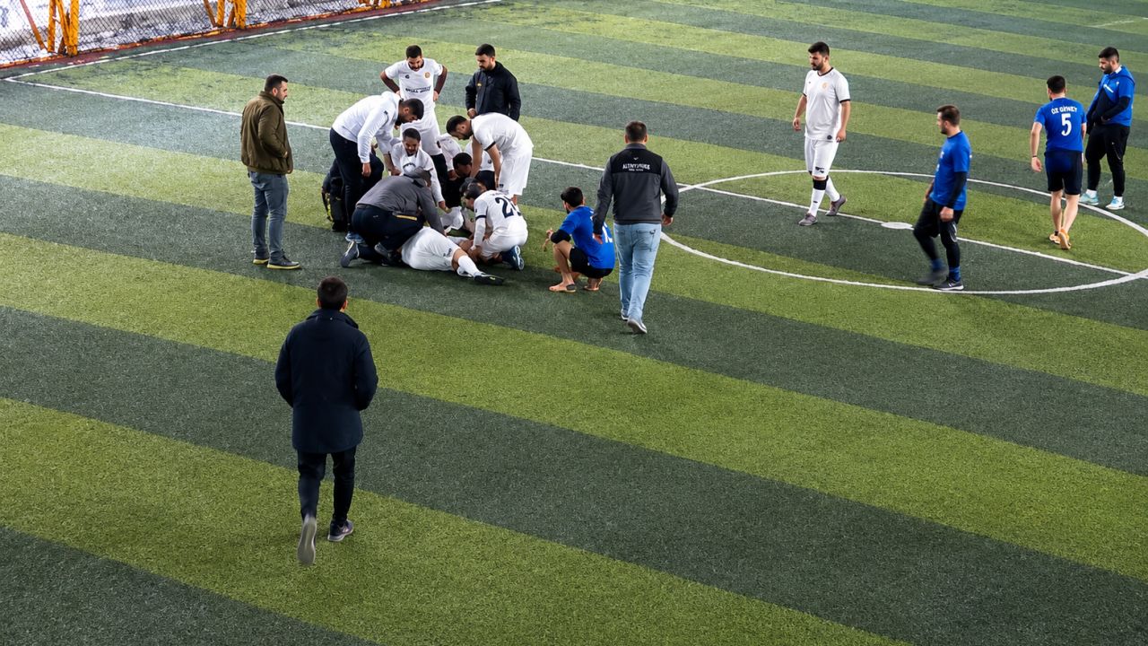 Malatya’da Halı Sahada Hayat Kurtaran Müdahale