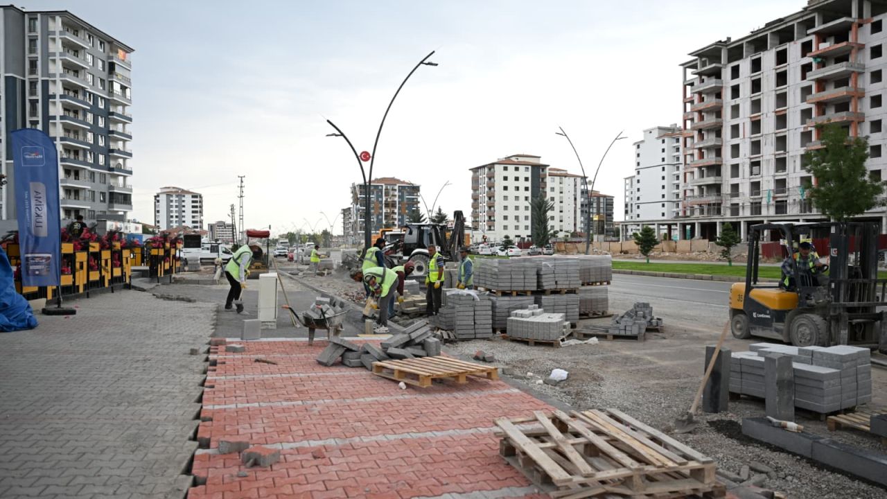 Malatya’da Ulaşıma Dev Yatırım: 95 Noktada Yol ve Altyapı Çalışması Sürüyor