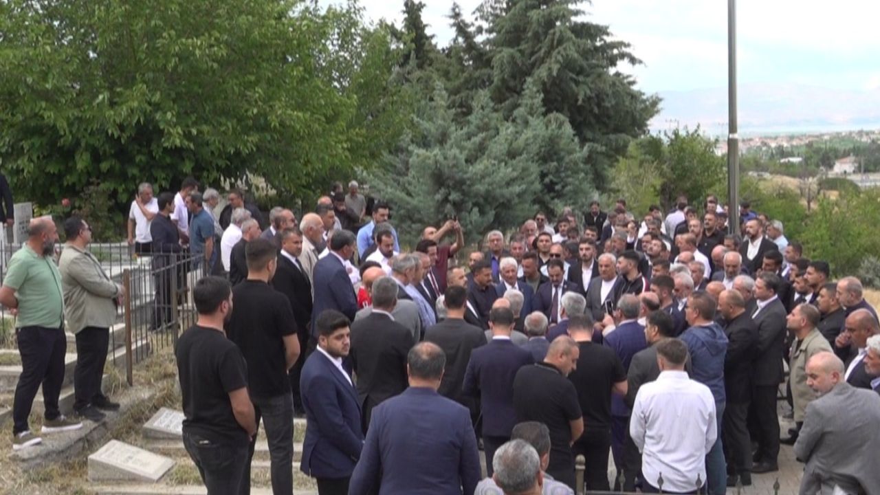 MHP’nin Yeni Yönetiminden İlk Ziyaret Ülkücü Şehitliğine