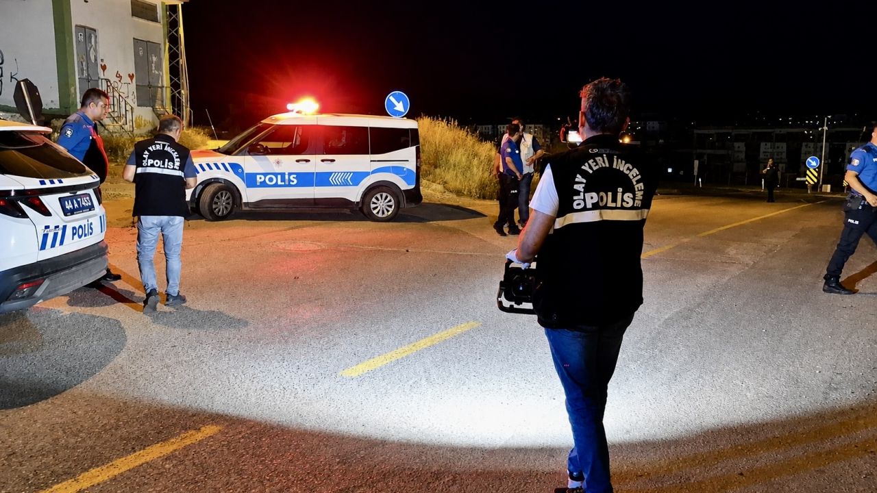 Sokak Ortasında Silahlı Saldırı: 2 Yaralı