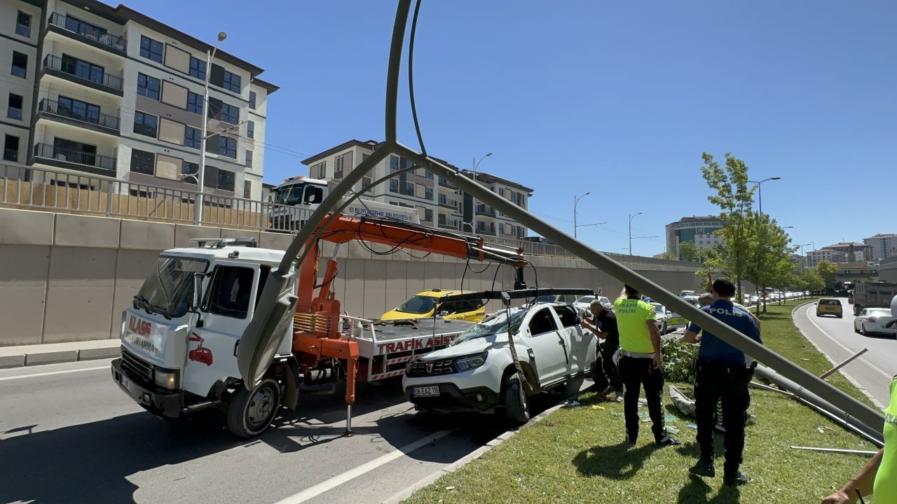 Battalgazi Alt Geçidinde Kaza: 3 Yaralı