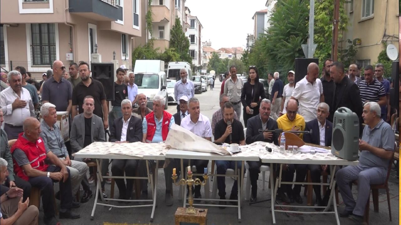 Erenler Cemevi'nde Muharrem Ayı Dolayısıyla Aşure ve Lokma Etkinliği Düzenlendi
