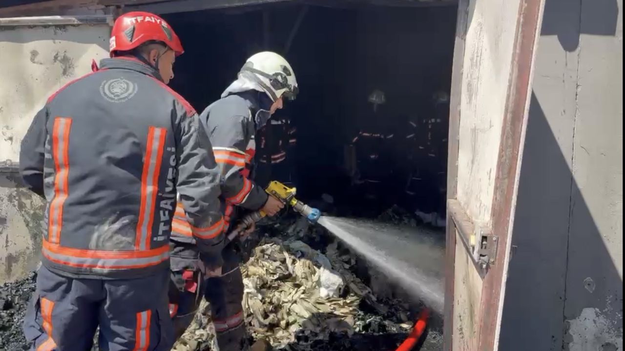 Malatya’da Fabrika Ve Odunlukta Yangın