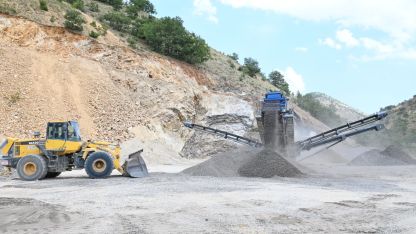 Malatya'da Mobil Konkasörlerle Yol Hizmetine Hız