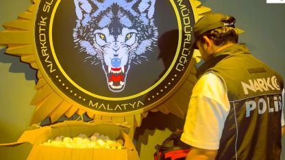 Malatya'da Sokak Satıcılarına Operasyon: 36 Bin 798 Sentetik Hap Ele Geçirildi