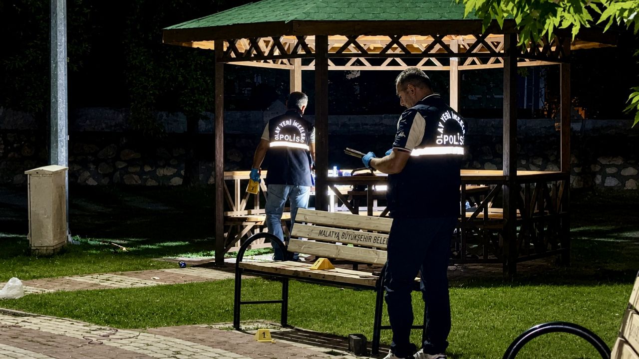 Özalper Bölge Parkında Olaylı Gece; 2 Yaralı