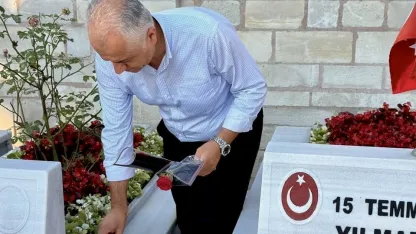 Özköse: “O Gece Türkiye Diz Çökmedi”